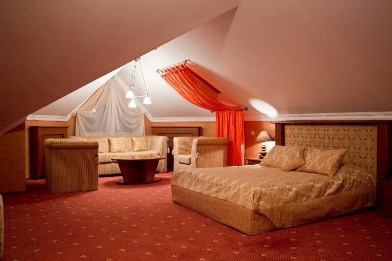 Diplomat Club Hotel Kischinau Zimmer foto
